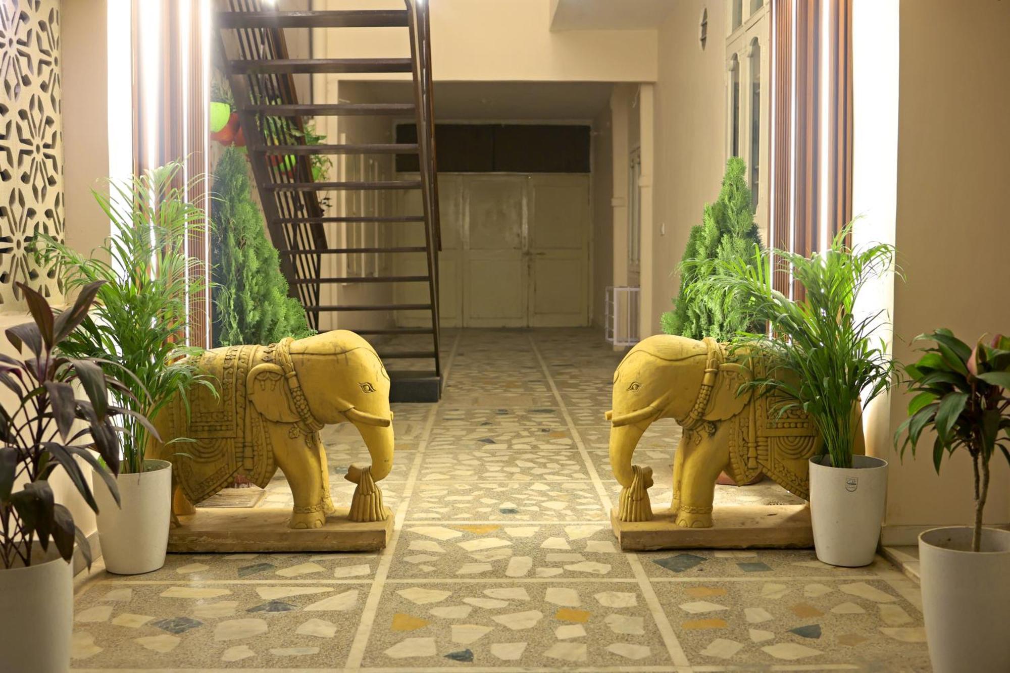 Prime Vista Bed & Breakfast Jaipur Exterior photo